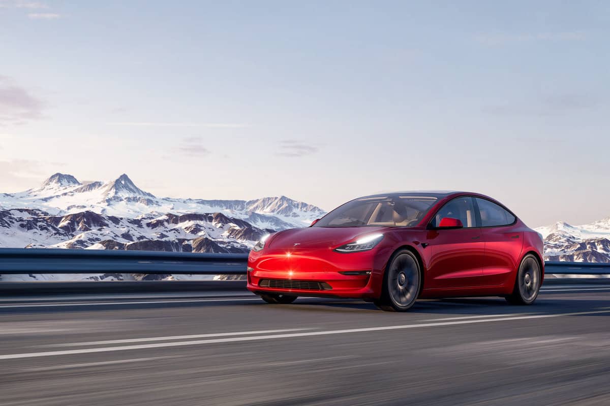 TESLA MODEL 3