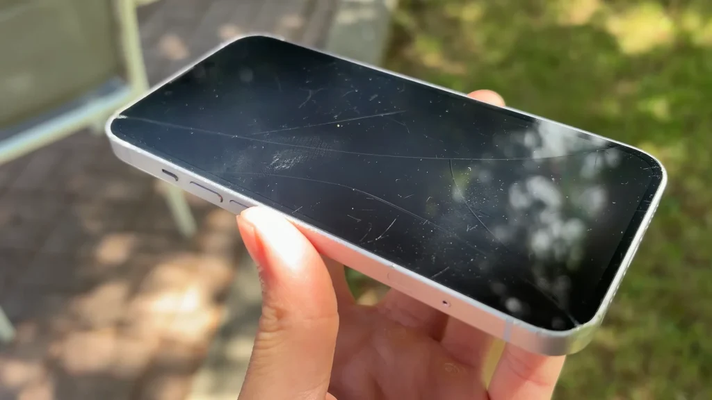 Canada man buys $100 broken iPhone from Facebook Marketplace to see if he can flip it for an easy profit