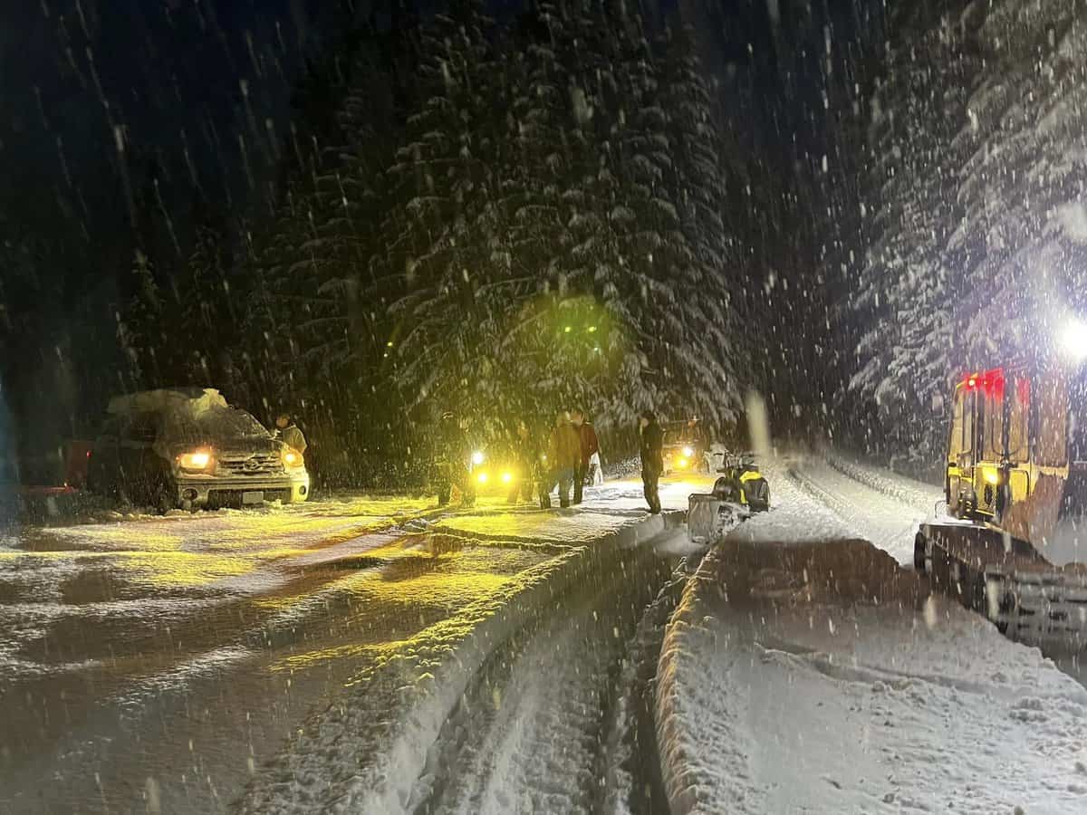 Guy attaches phone to drone to send rescue message after getting stuck in snow