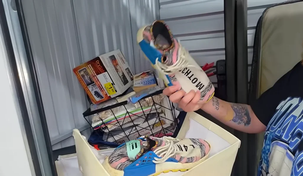 US man pays just $250 for abandoned storage unit that's packed full of Apple products