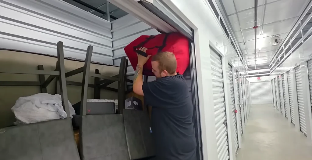 US man pays just $250 for abandoned storage unit that's packed full of Apple products