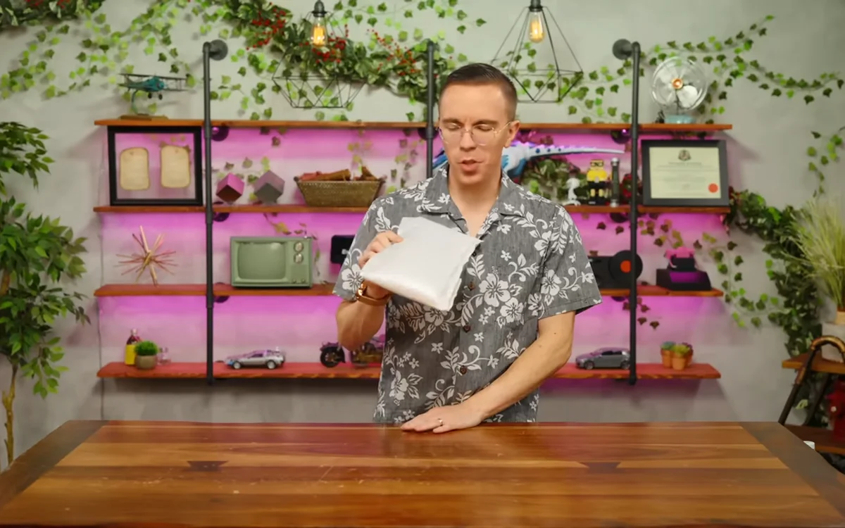 California man buys 'illegal' tech gadgets from AliExpress and what turns up is absolutely wild