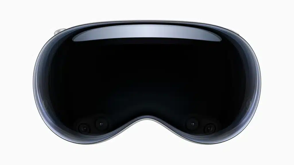POV video shows how the Apple Vision glasses work in public