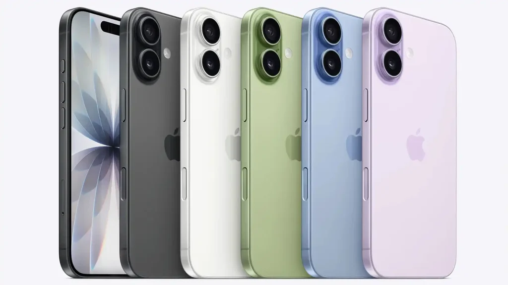 For the last 14 years, Samsung has been the world’s largest smartphone producer, but now Apple is poised to take back its crown