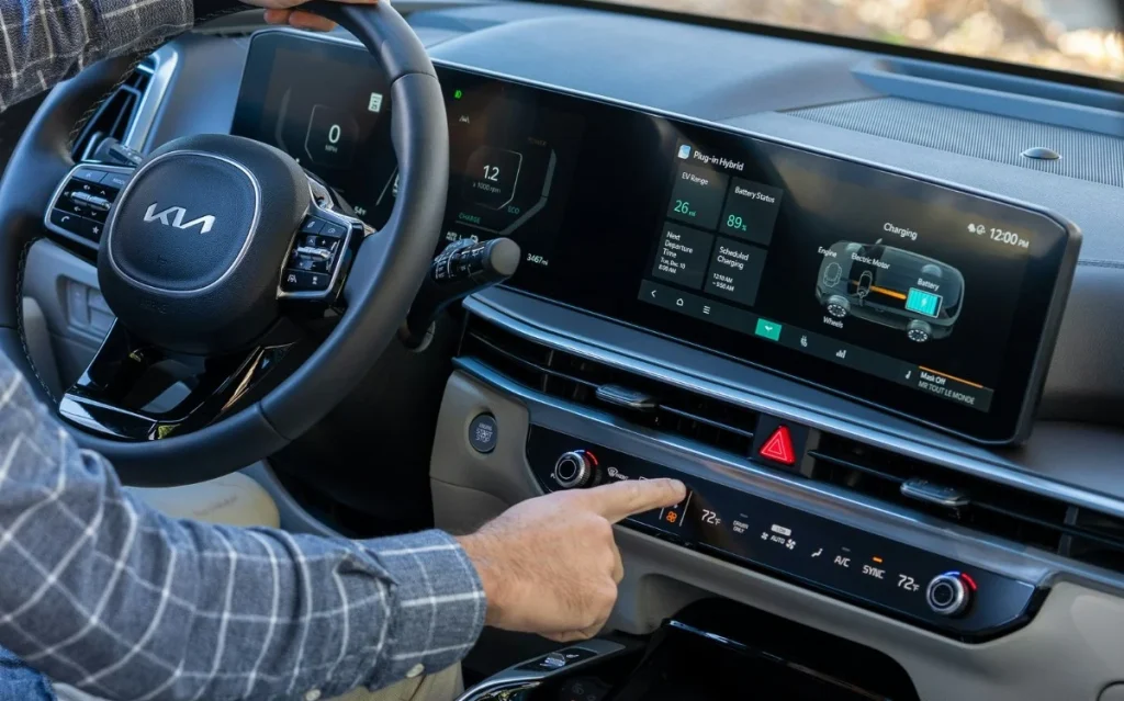 Automakers are getting rid of Apple CarPlay and Android Auto at a record rate