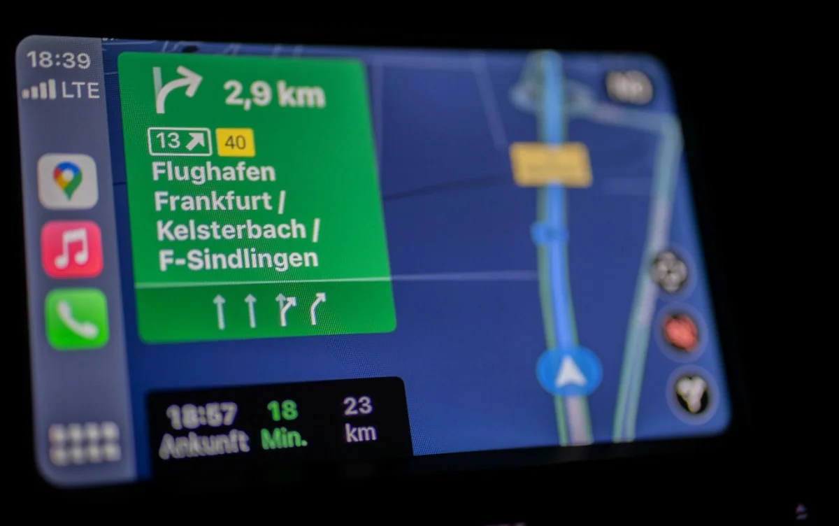 Automakers are getting rid of Apple CarPlay to try and take advantage of $625,000,000,000 opportunity