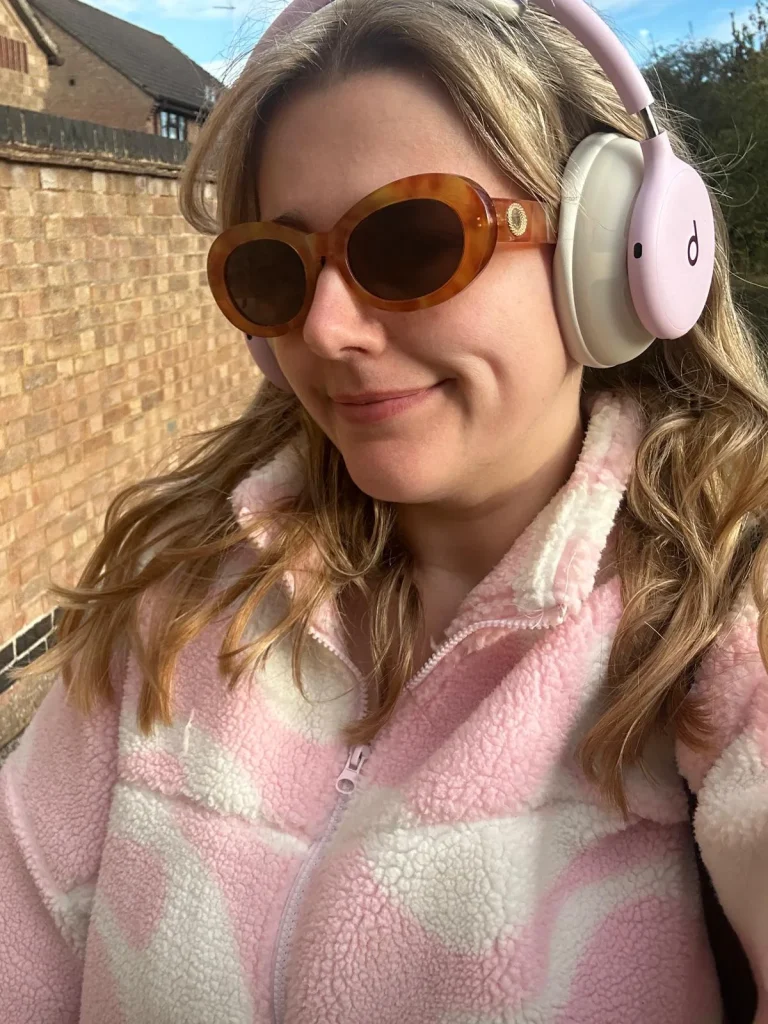 I compared the newest Beats 360 headphones with a $40 budget pair to see if they're worth the investment