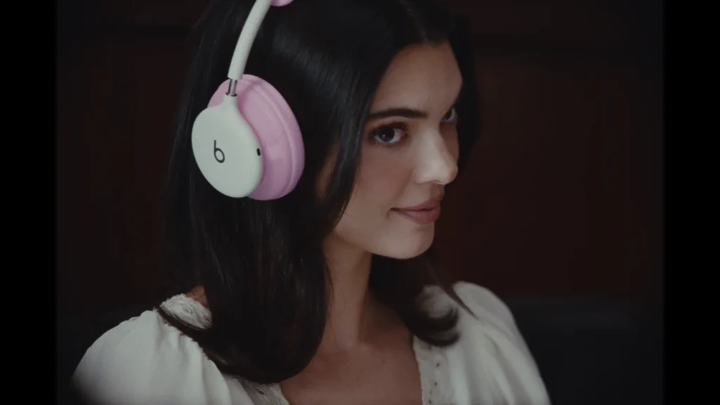 I compared the newest Beats 360 headphones with a $40 budget pair to see if they're worth the investment
