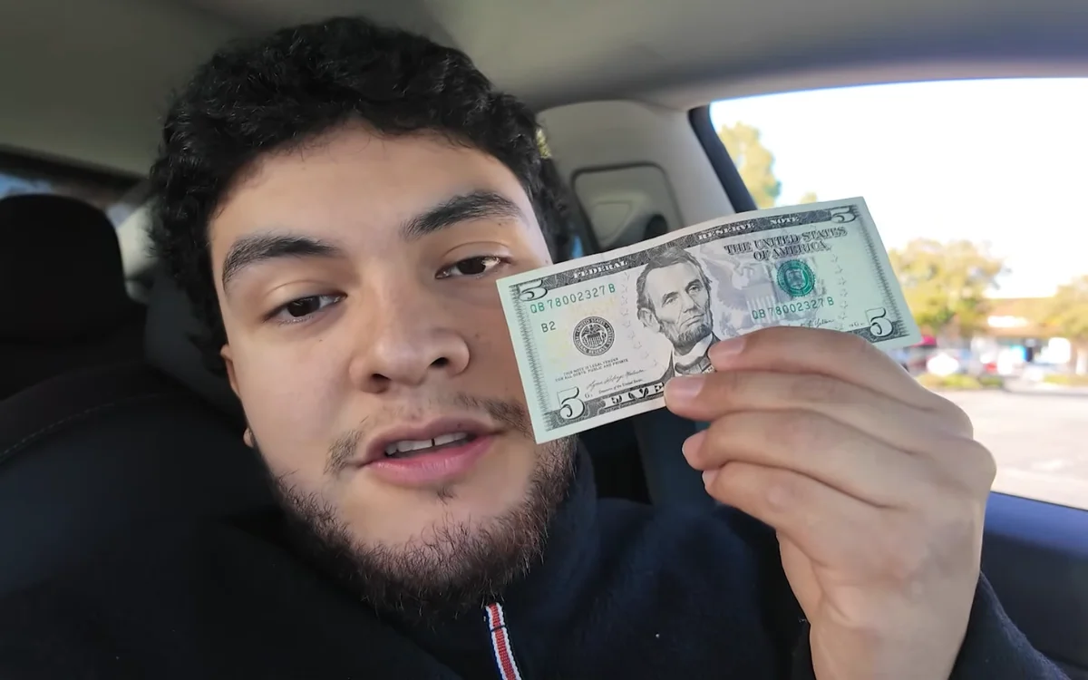 Man putting $5 a day into Bitcoin shows what it's like now he's 429 days in