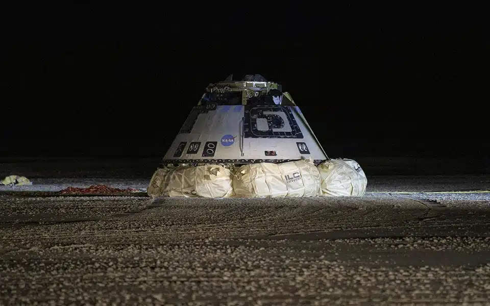 Boeing Starliner manual control tests