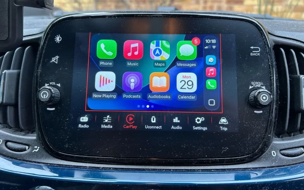 This is what it's like using Apple CarPlay without any cell service