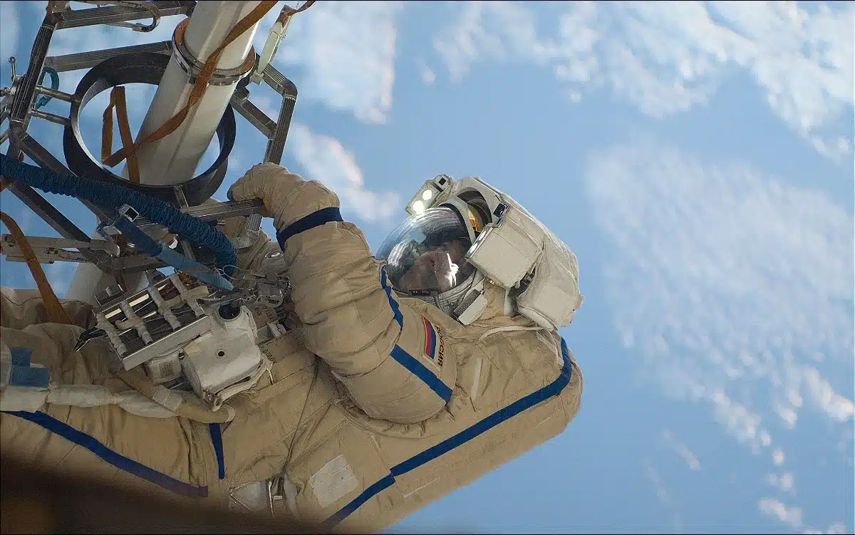 Cosmonaut sets new record for longest time spent in space