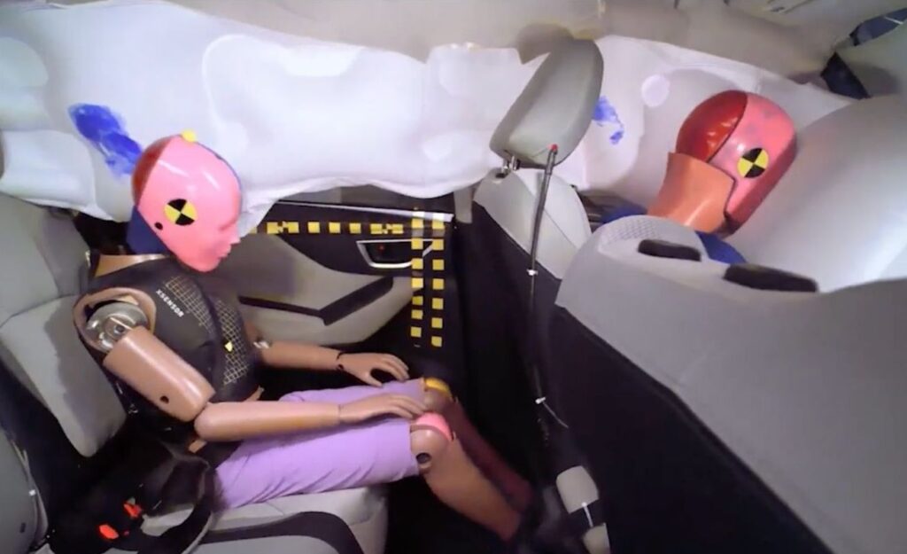 Crash test dummies, female dummies