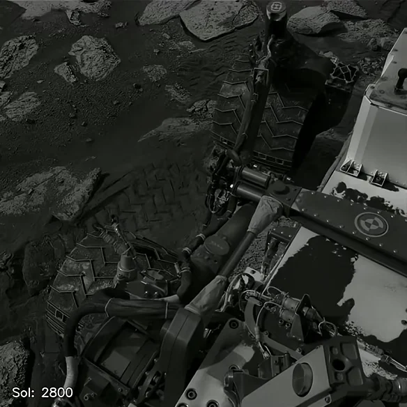 Timelapse video shows the interesting effects 6 years of driving on Mars has had on NASA's Curiosity rover's wheels