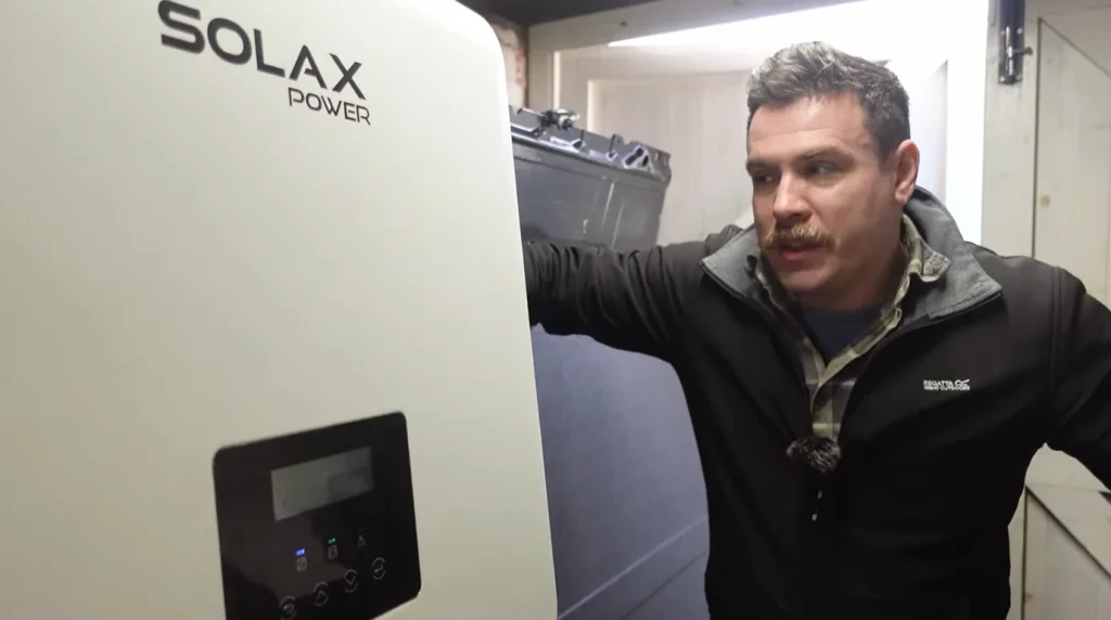 Man powers his entire house using just one EV battery