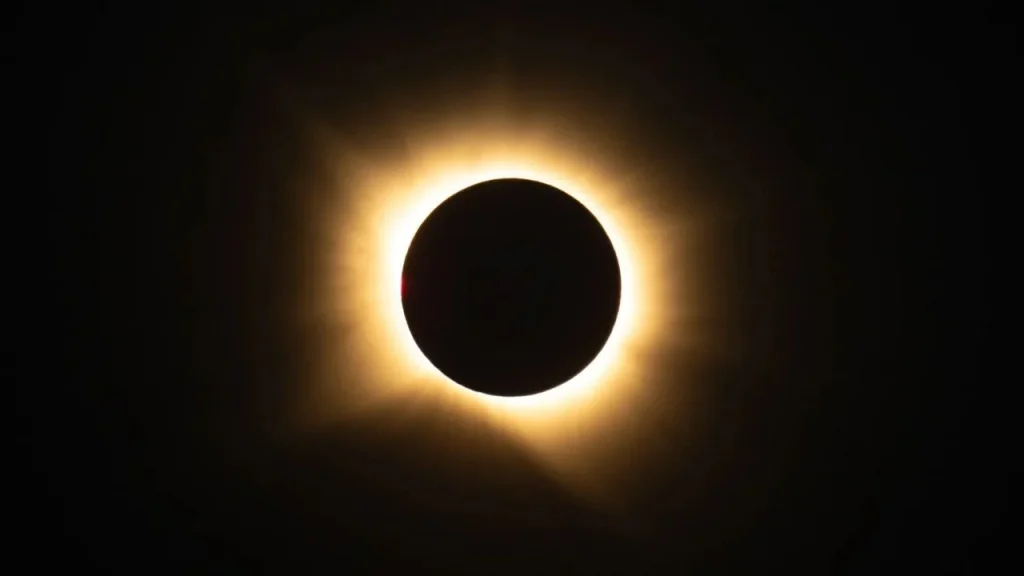 NASA shares incredible pictures of what the total solar eclipse looked like from space