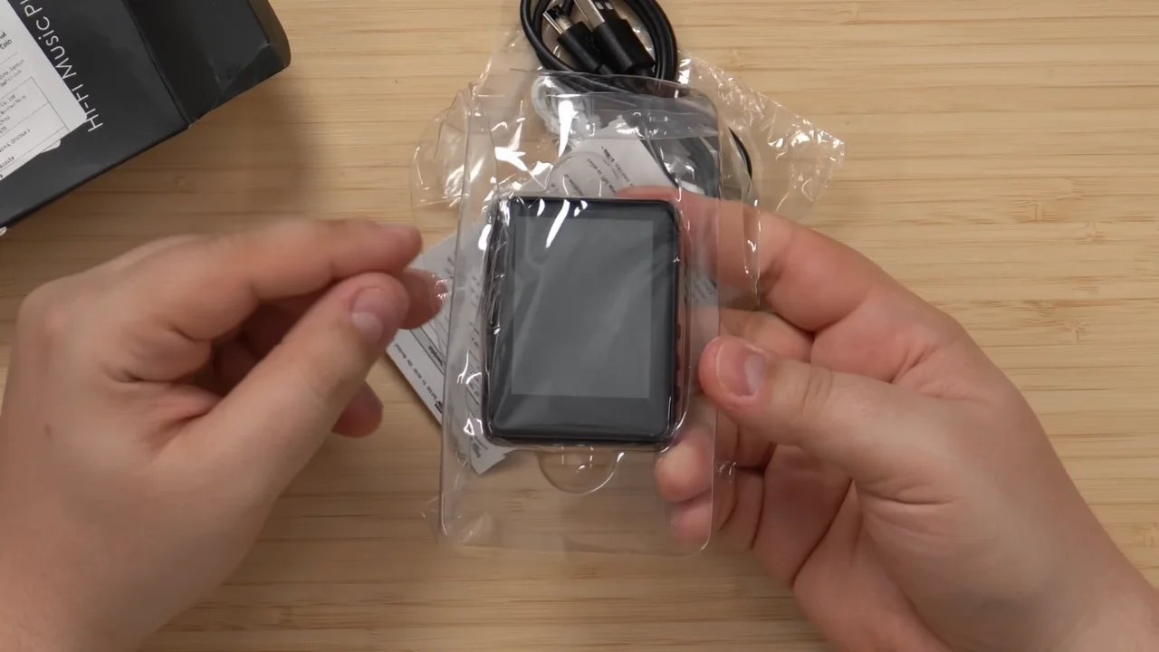 US man buys $17 'fake iPod' from AliExpress to see if it's actually worth it