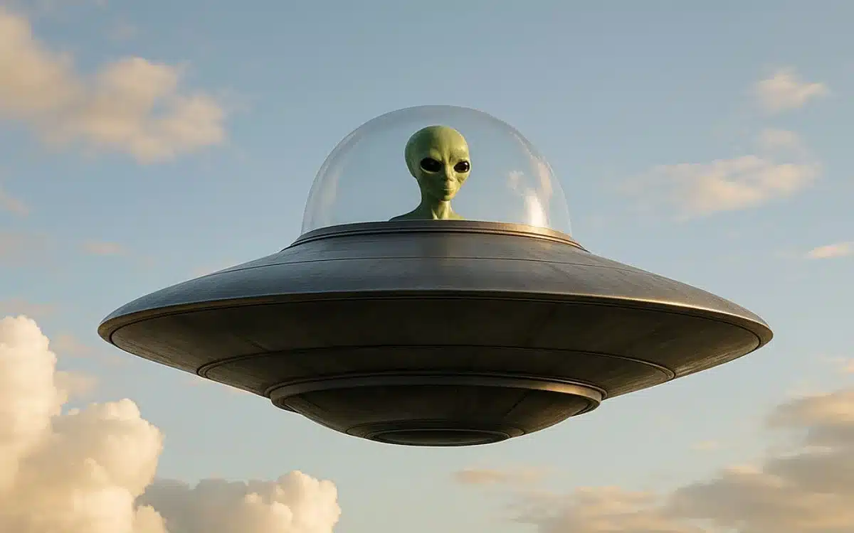 harvard-scientist-believes-in-alien-ufo