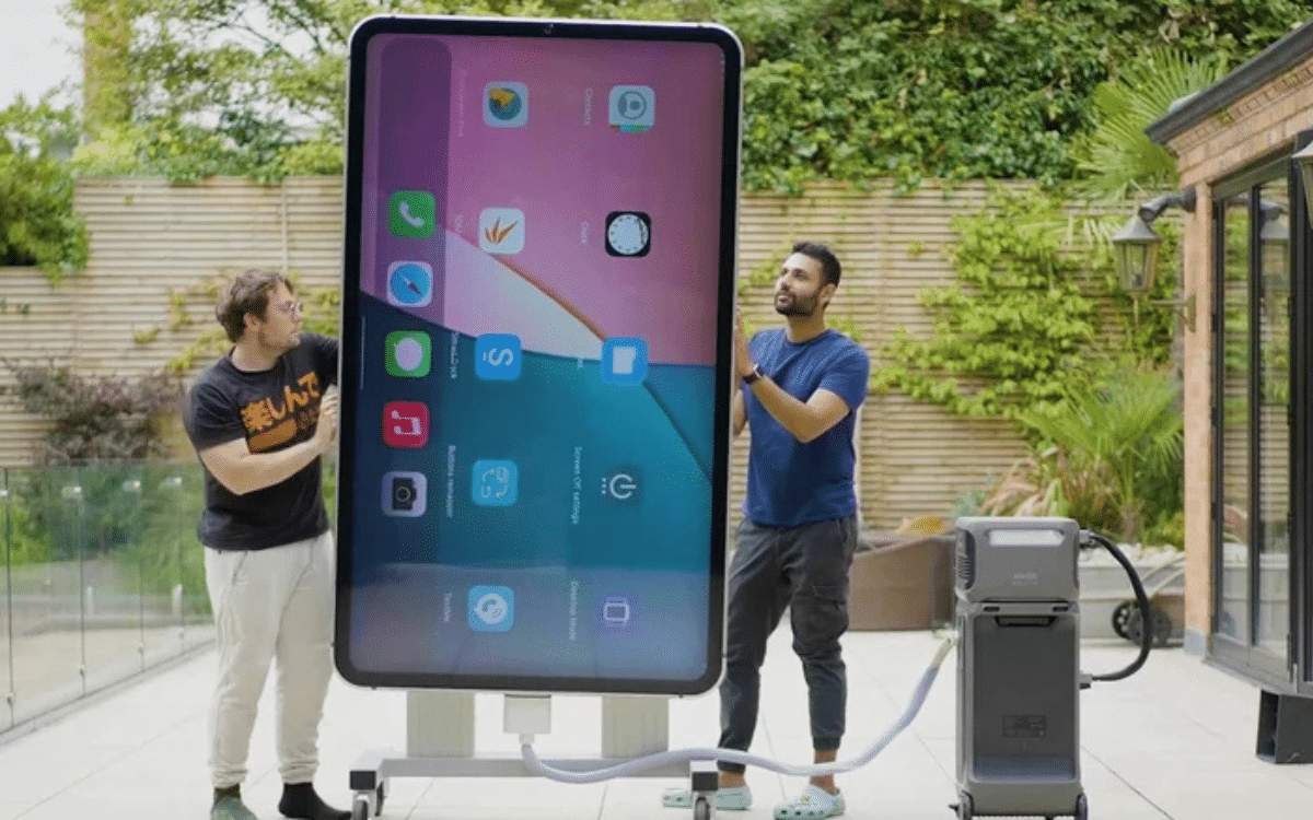 Biggest iPhone in the world has a $35,000 camera and 400-watt flashlight
