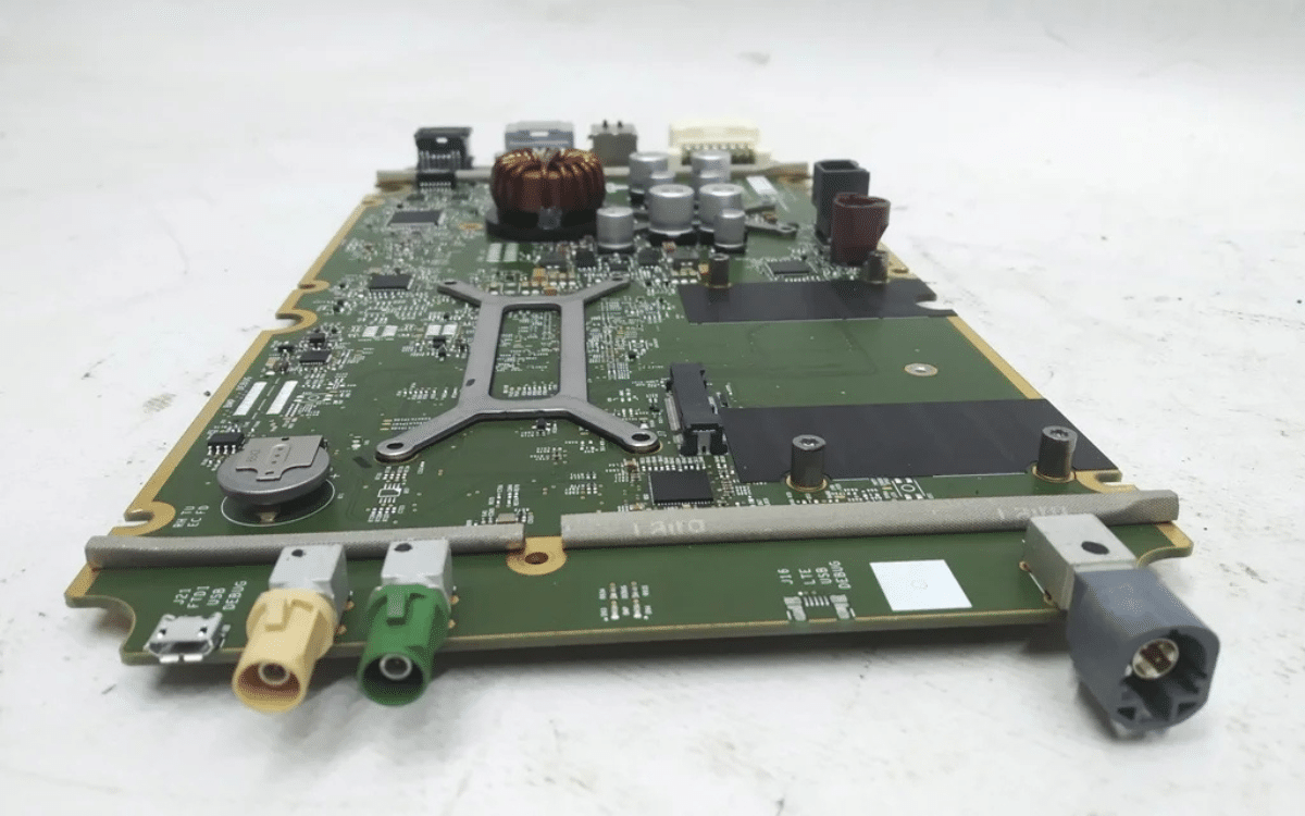 tesla-and-samsung-link-up-for-self-driving-computer-chips