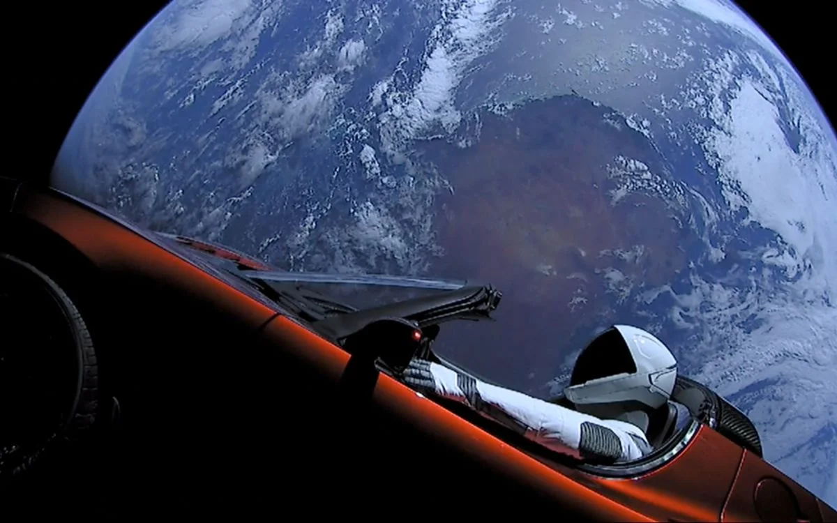 Amateur astronomer spotted Elon Musk's Tesla Roadster in space and thought our planet was in immediate danger