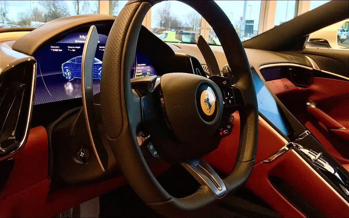 ferrari-apple-carplay-android-auto