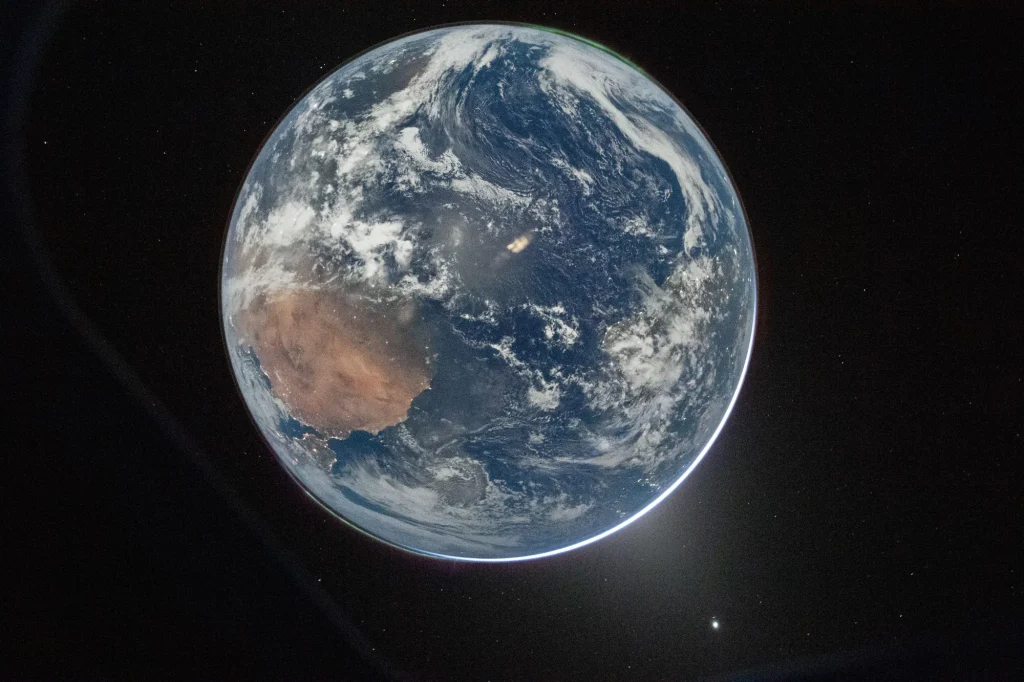 Flat Earther spends $20,000 on experiment to finally prove the Earth is flat and it goes exactly how you think it does