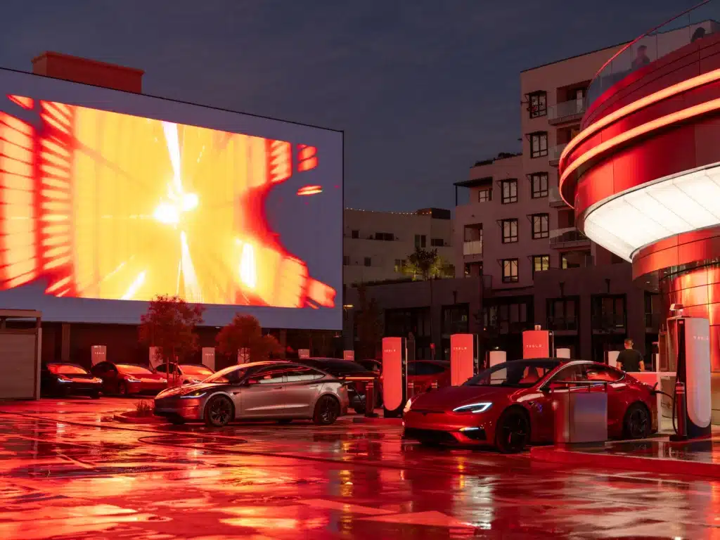 California man shows how Tesla's Optimus robot serves popcorn in new Tesla LA diner