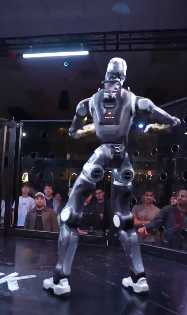 World's first human vs robot MMA fight has happened in San Francisco and the footage is wild