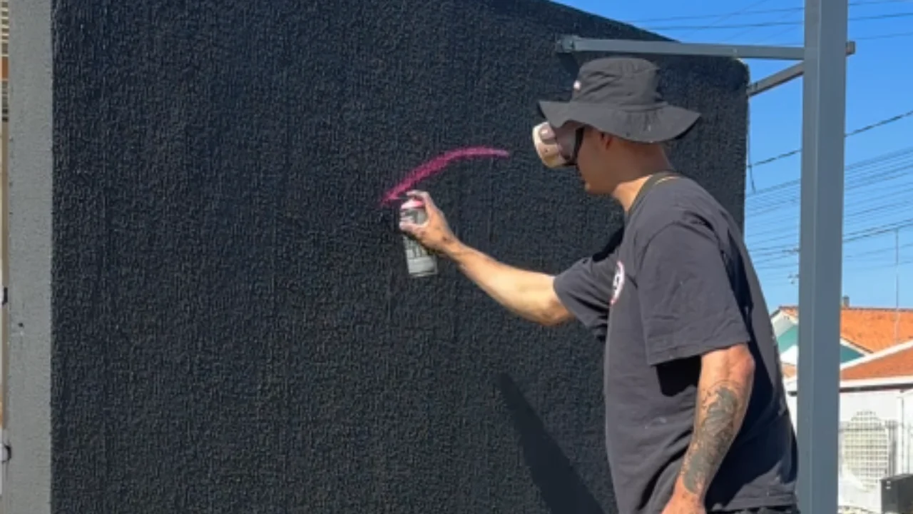 Man uses Meta Quest VR headset to help spray paint a mural and it works in the most incredible way