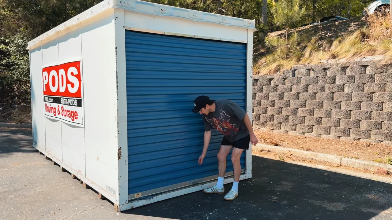 he-bought-millionaires-abandoned-pods-container-and-found-tech