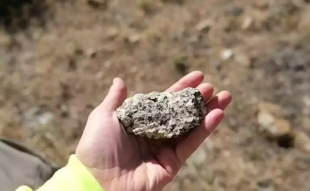 Mineral