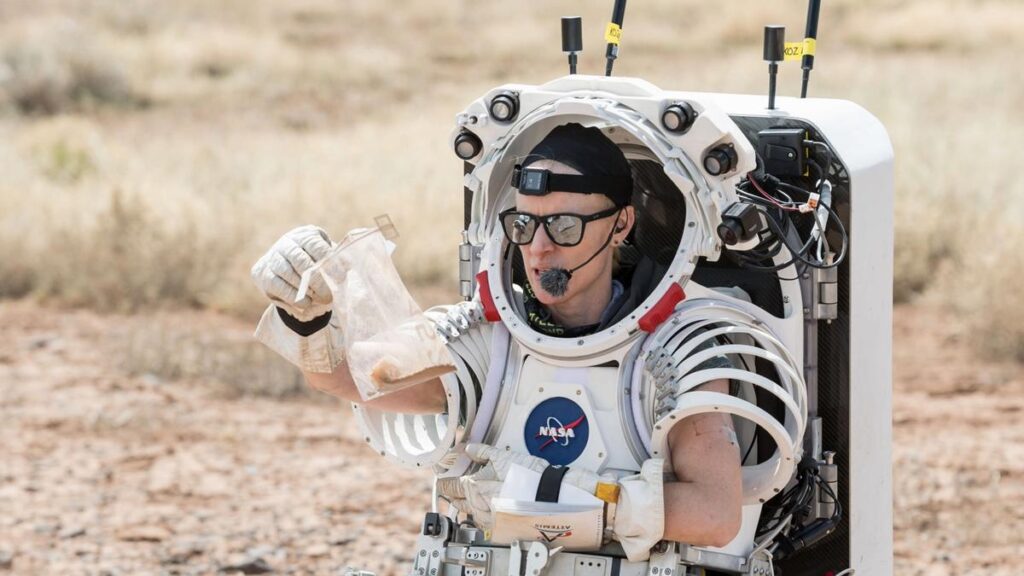 NASA testing lunar tech by simulating moonwalk in the desert