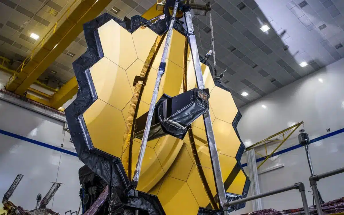 nasa-james-webb-telescope-suggest-we-misunderstood-the-universe