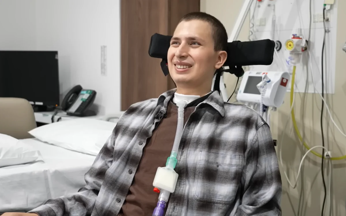 man-given-elon-musks-neuralink-brain-chip