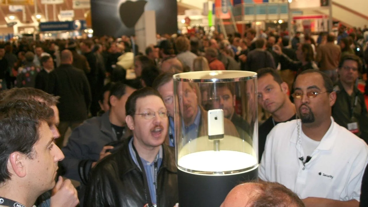 Unopened first generation iPhone from 2007 sold for 380 times its original price in wild auction