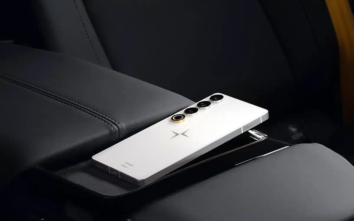 polestar-reveals-its-first-phone-and-it-looks-incredible