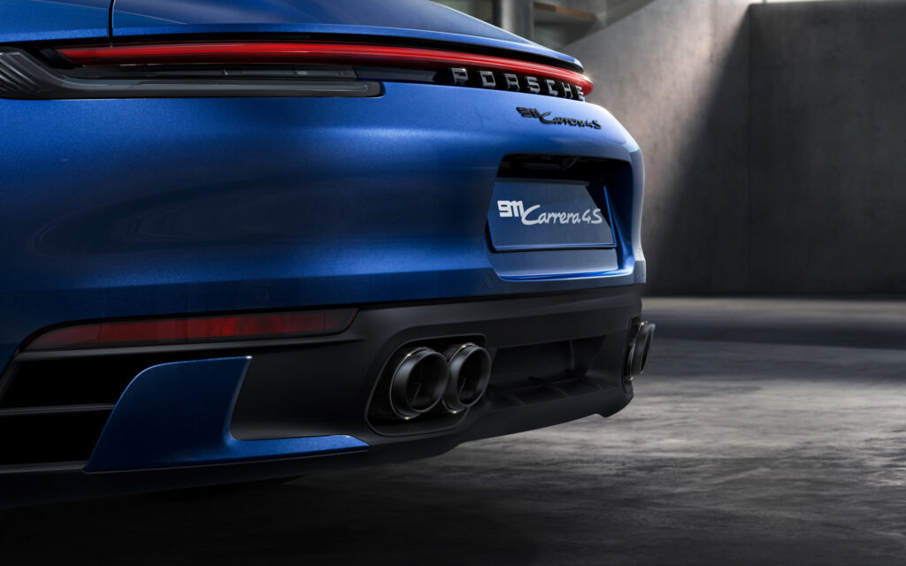 Porsche 911 992 tailpipe