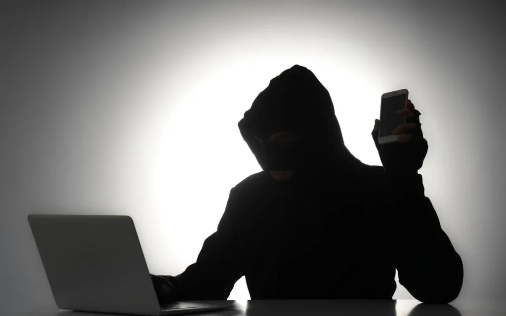 Cybersecurity expert warns one simple clue could mean your phone has been hacked