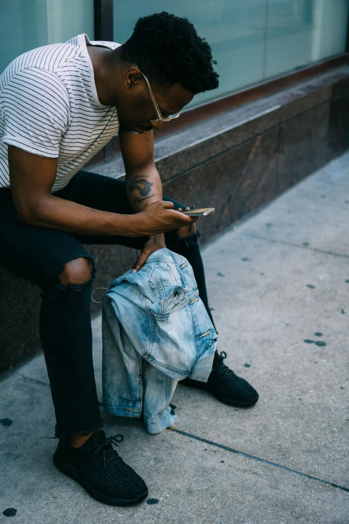 People are sharing their little-known iPhone tips and tricks they can't live without and some are golden