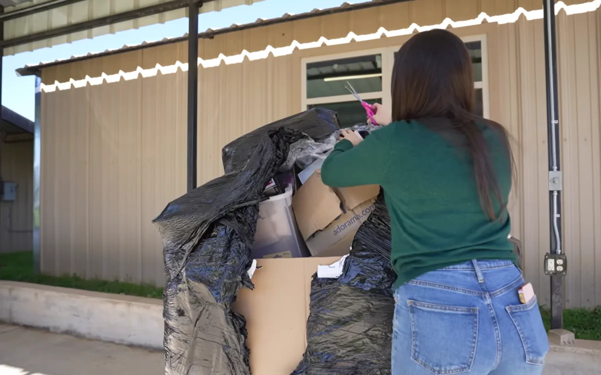 US woman buys a $100,000 pallet of Apple products then realizes the reality of its worth