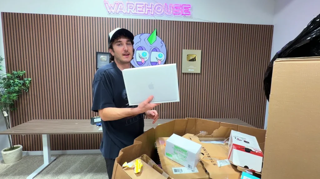 Georgia man buys Apple returns pallet for $6,700 despite it having a MSRP of $38,732 to see if he can make a profit