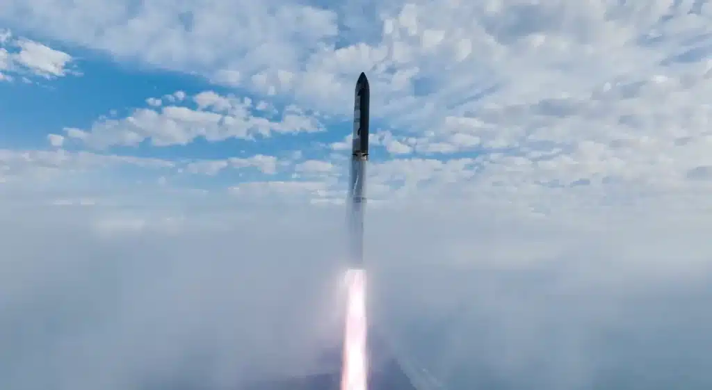 Shockwaves from SpaceX's giant Starship rocket incredibly caught on camera