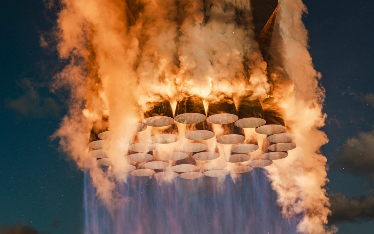 SpaceX retires its Starship V2 with one final flawless flight before its most powerful rocket era begins