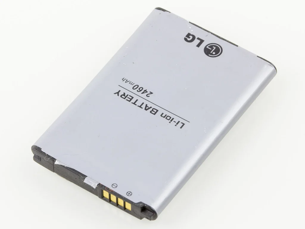 Rechargeable solar battery found to outperform lithium-ion batteries in new research study