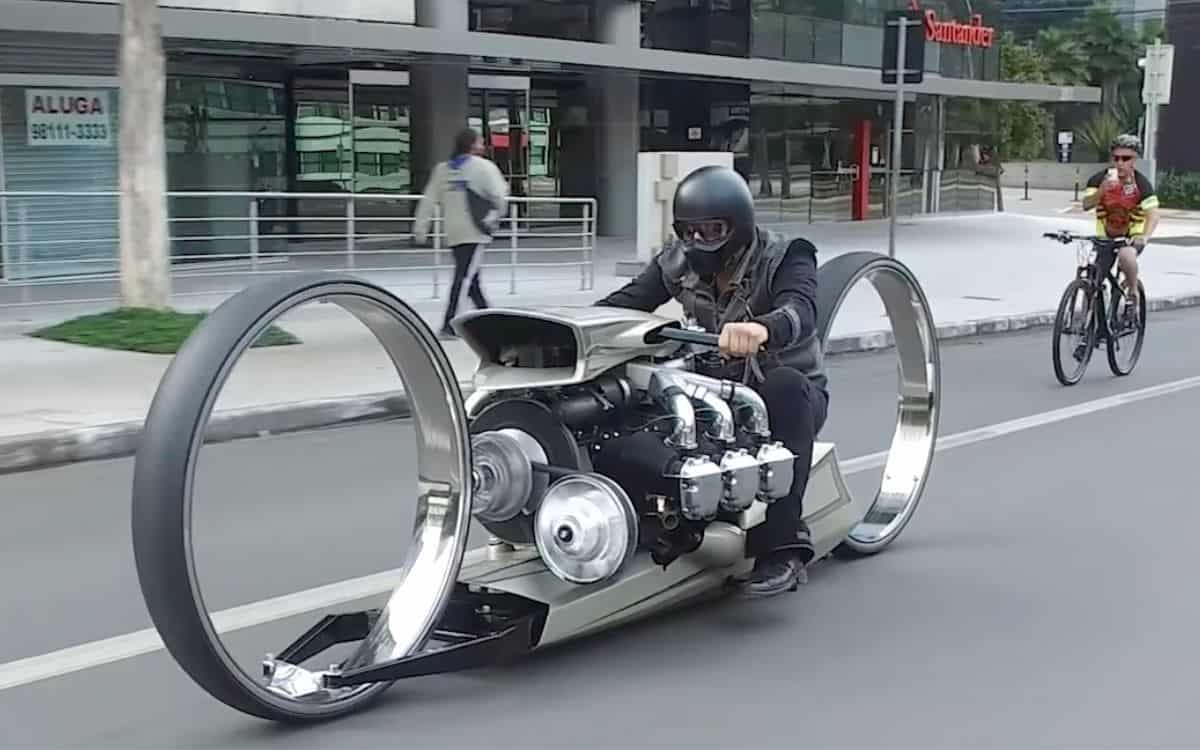 custom-motorbike-rolls-royce-airplane-engine-formula-one-racing-driver-tarso-marques