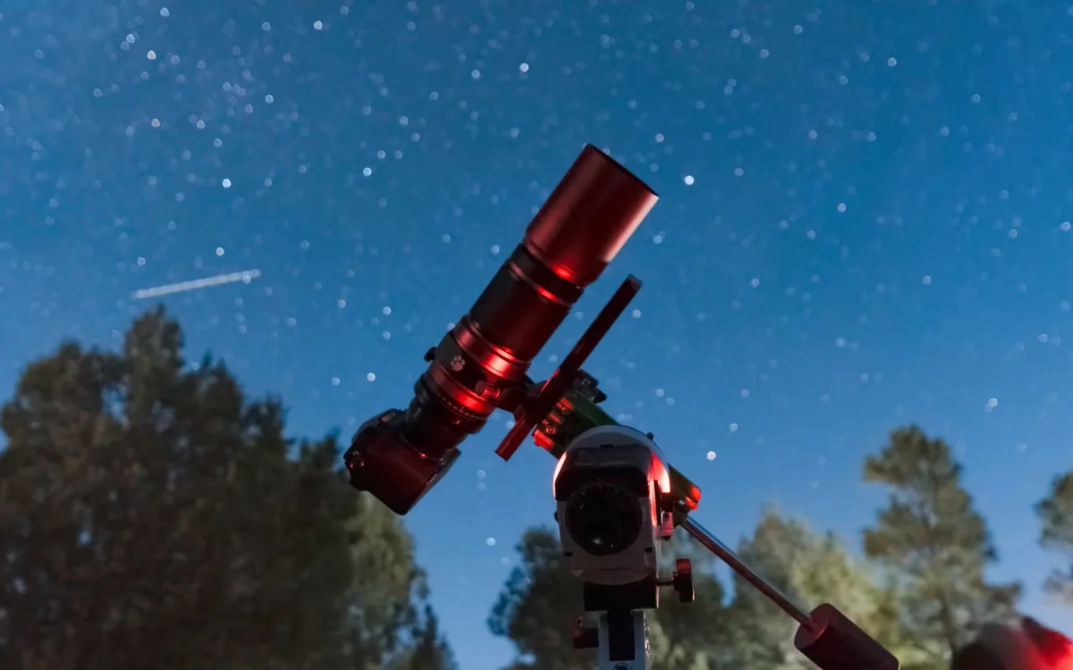 US man tests five telescopes ranging from $1 to $100,000 to find out how well they can take photos of space