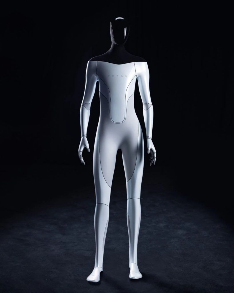 Tesla-Bot -standing