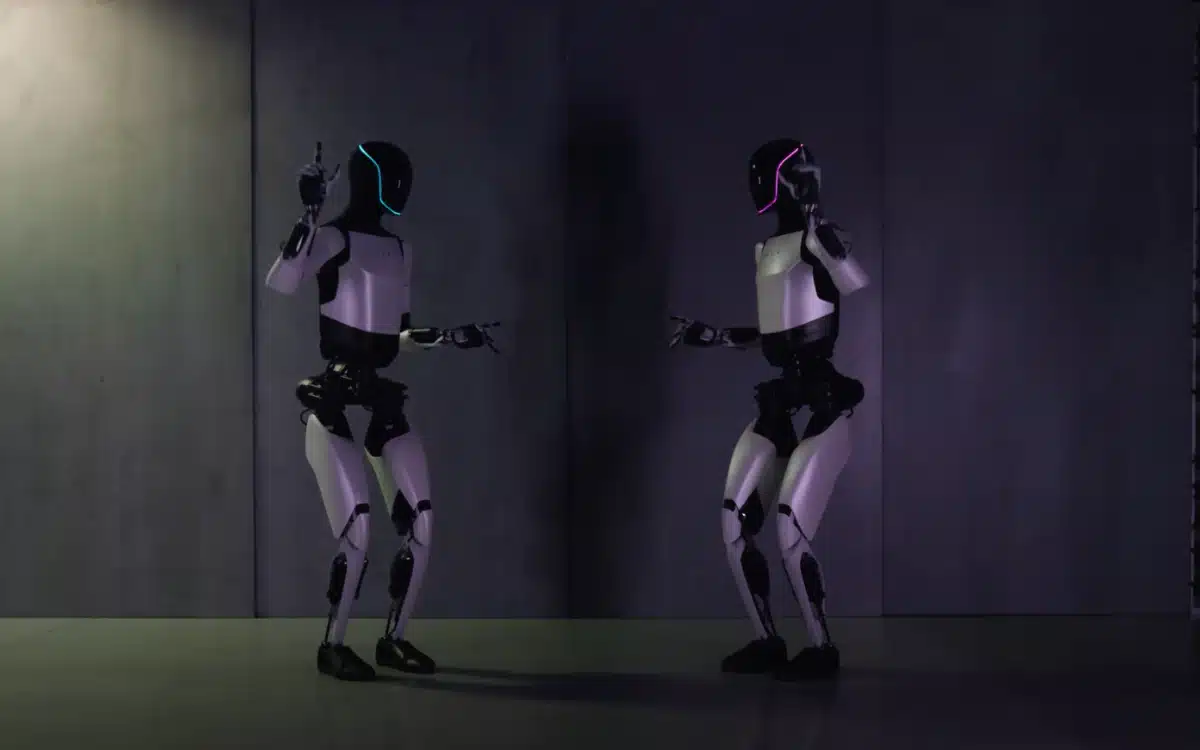 Salesforce CEO shares clip of Tesla's $500k Optimus robot as he's given private demonstration