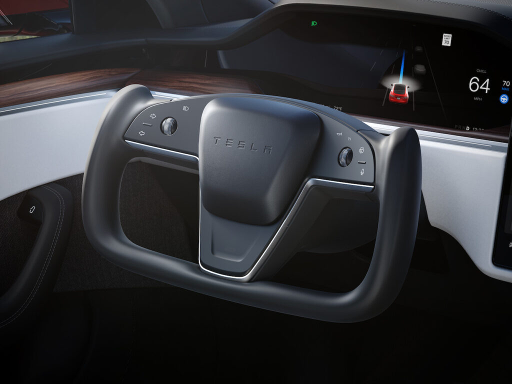 Tesla sells Bitcoin: Tesla yoke steering wheel